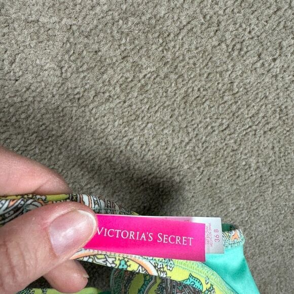 Victoria's Secret Swimsuit Push Up Bkini Top 36B Yellow Paisley Halter Neck - Picture 6 of 9